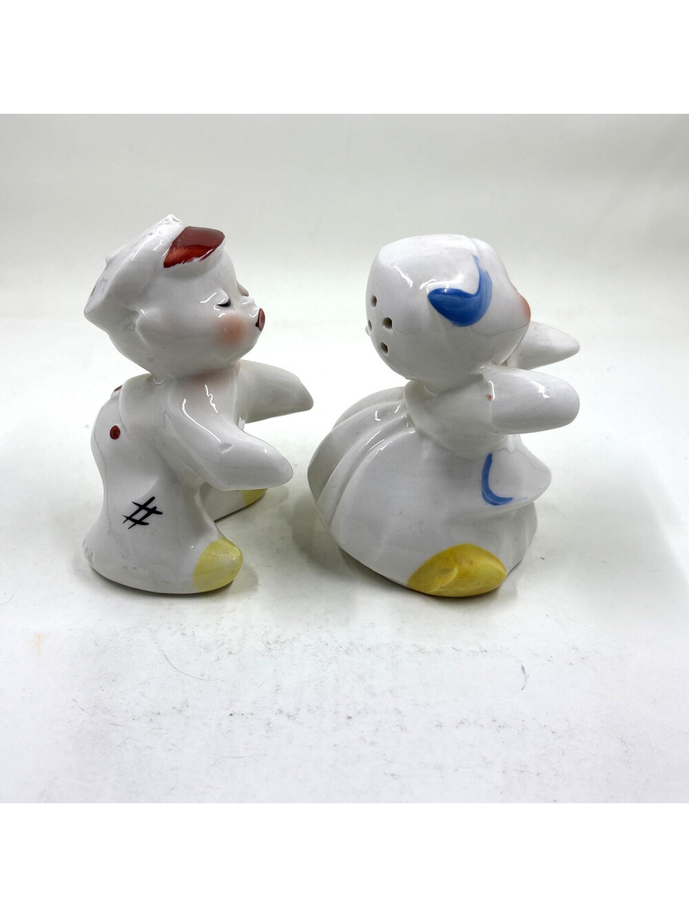 Vintage Van Tellingen Hand-Painted Hugging Dutch Boy and Girl Salt Pepper Shaker - Picture 6 of 7